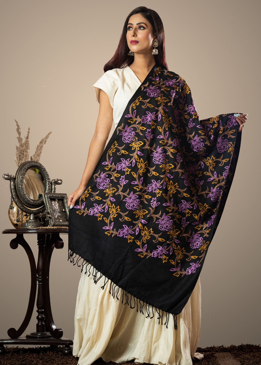 Masudh women's floral embroidery woollen stole, violet