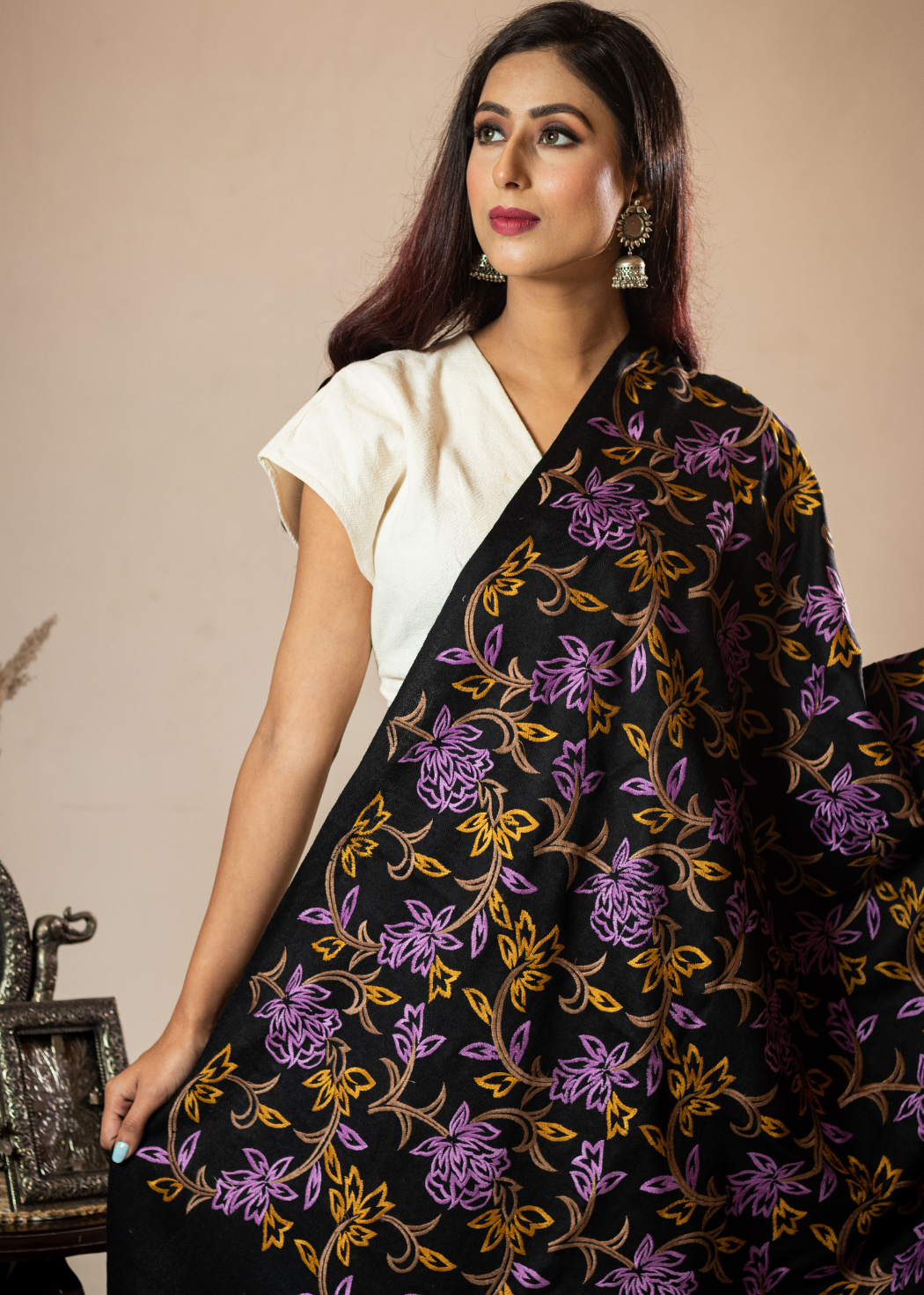 Masudh women's floral embroidery woollen stole, violet