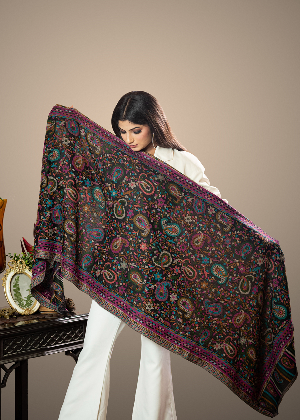 Masudh women's floral & paisley woolen stole, pink & black